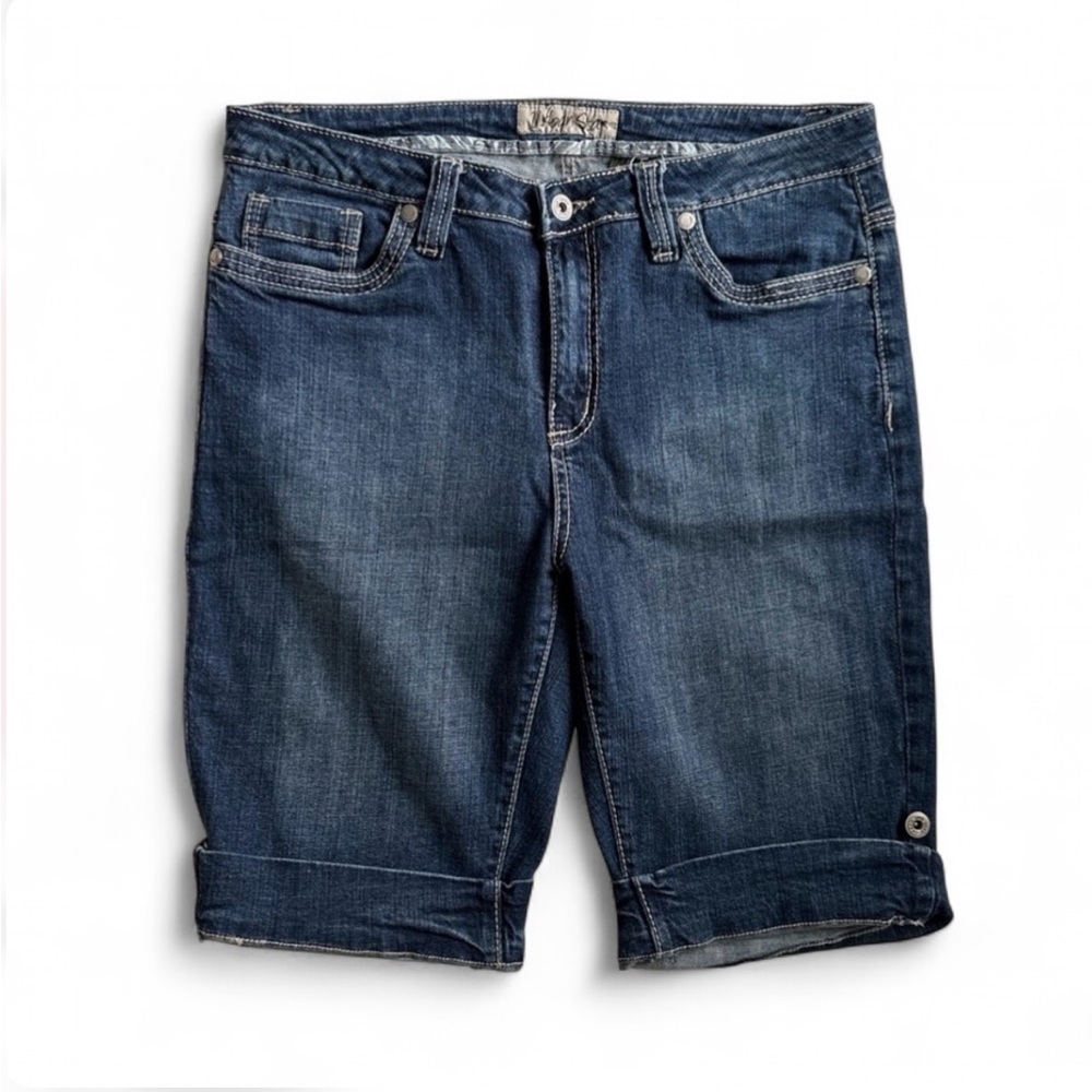 Urban Star Vintage denim shorts with embroidered pocket designs